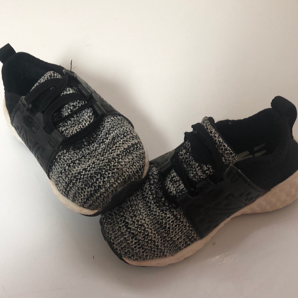 EUC TODDLER NEW BALANCE SHOES